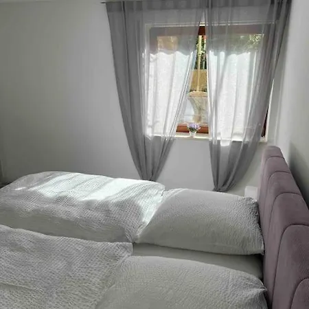 Feel@home Apartment, Blackforest, Calm&cosy, 80sqm Πφορτζχάιμ